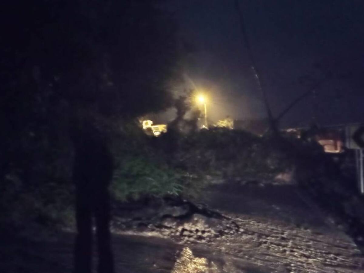 En la vía Manizales - Fresno un derrumbe bloquea ambos carriles