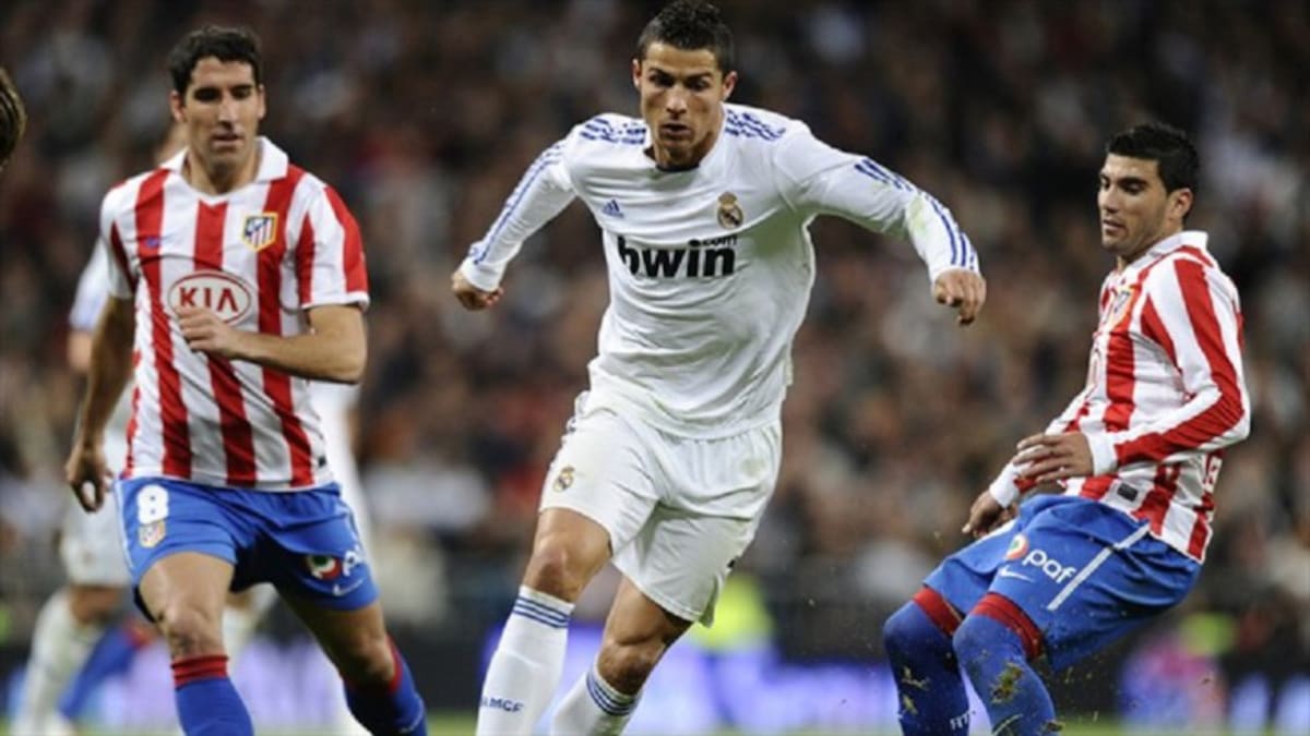 Su apariencia juvenil le sirvió para protagonizar a la colegiala en la telenovela, cuando actuó tenía 22 años.