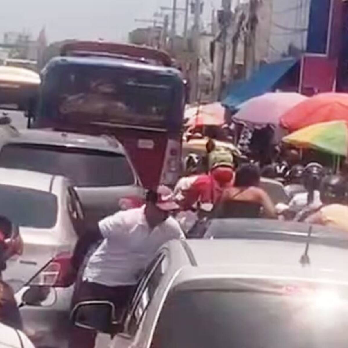 Dos muertos y un herido dejó atraco a local comercial en mercado de Cartagena