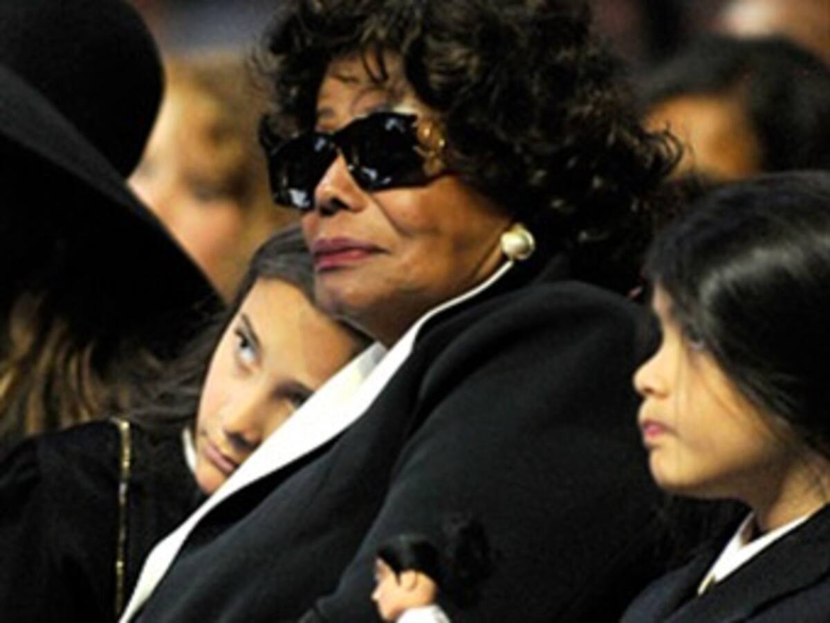 La madre de Michael Jackson obtiene la custodia de los hijos del 'rey del pop'