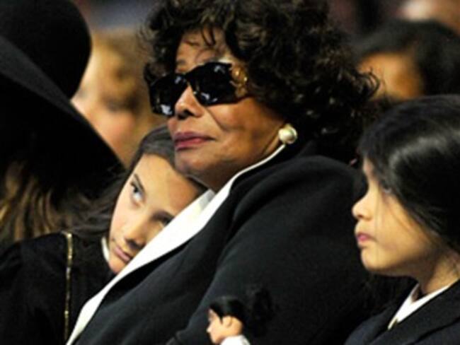 La madre de Michael Jackson obtiene la custodia de los hijos del 'rey del pop'