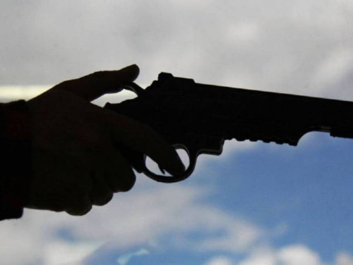 Disfrazados de vigilantes se robaron $200 millones de un carro de valores