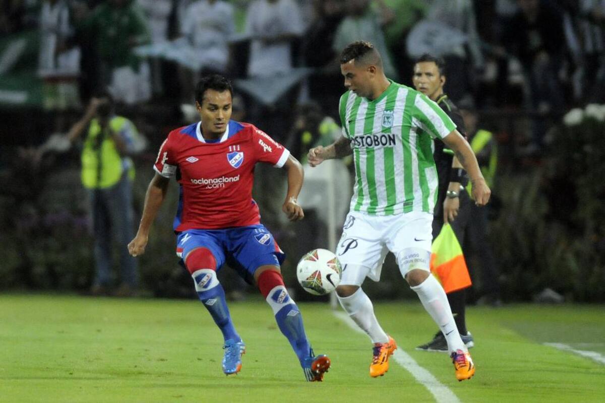 Los goles de Carlos De Pena y Santiago García marcaron para los visitantes. Daniel Bocanegra anotó doblete para los dueños de casa.