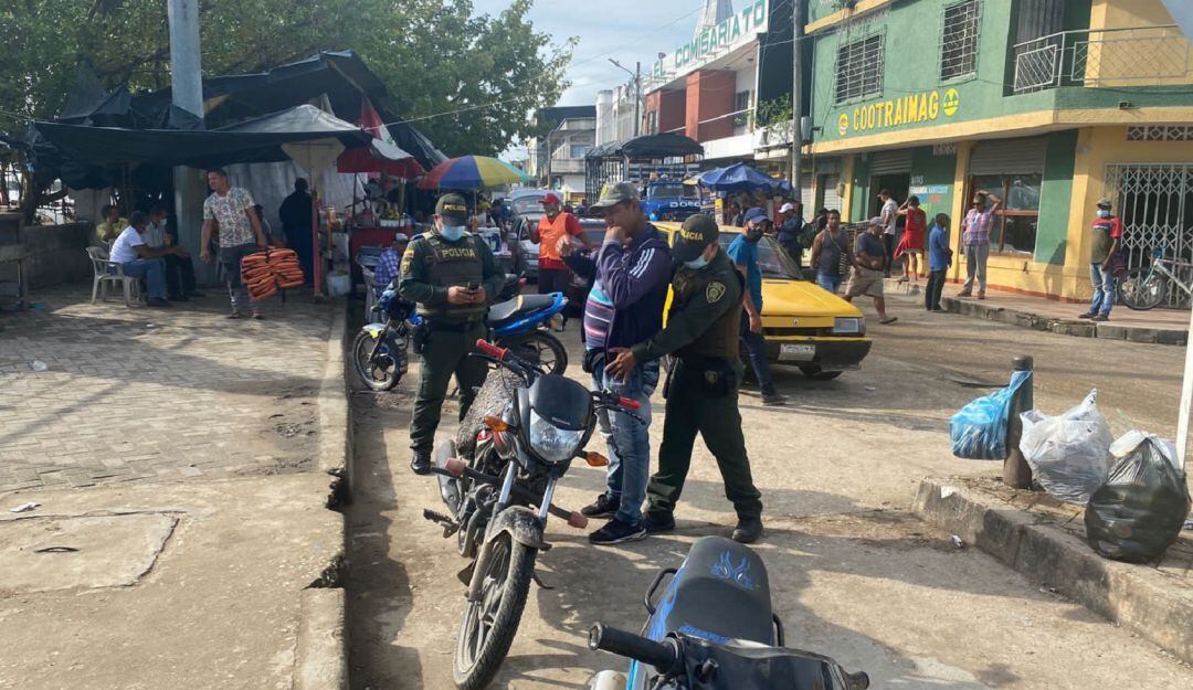 Si usted va a retirar dinero de entidades bancarias o cajeros electrónicos, se recomienda no hacer retiros de altas suma de dinero