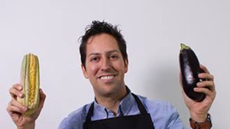 El chef Andrés Chávez presenta Recetas 21/7, un recetario para cocinar fácil y rápido