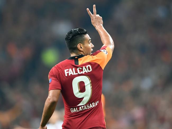 ¡Una locura llamada Falcao! Subastan su camiseta por €5.000 euros
