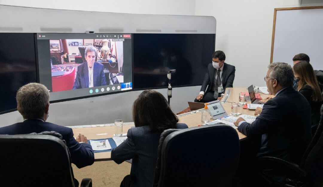Presidente Duque y John Kerry hablaron sobre protección del medio ambiente.
