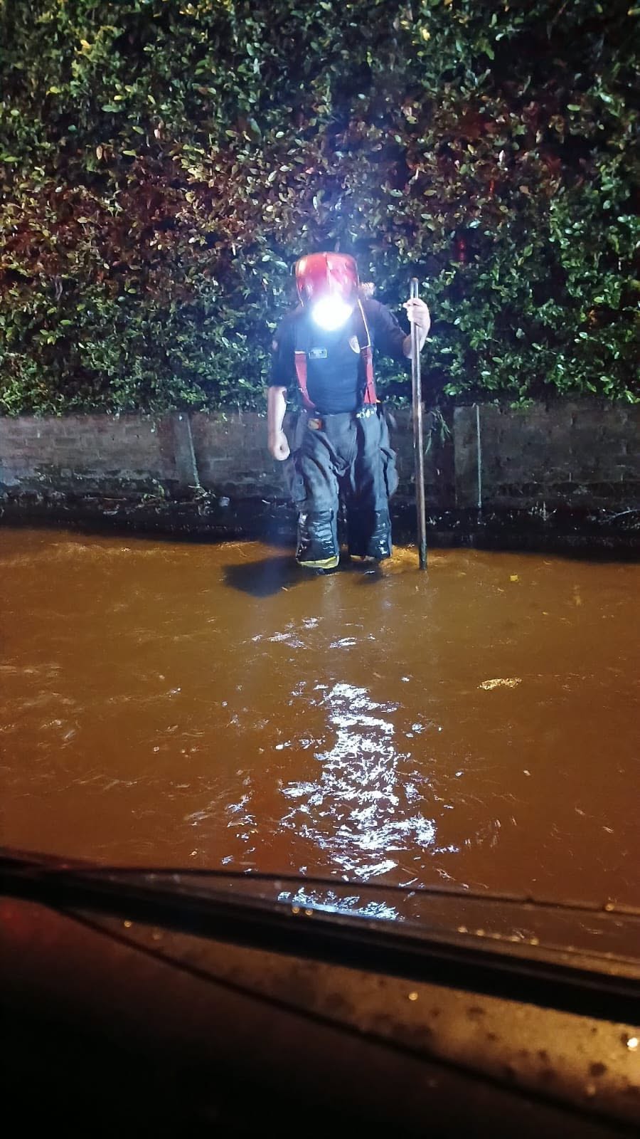 Inundación vía Montenegro - Circasia, Quindío. Foto: Cortesía Bomberos Montenegro