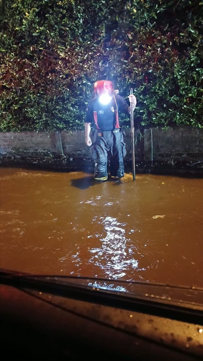 Inundación vía Montenegro - Circasia, Quindío. Foto: Cortesía Bomberos Montenegro