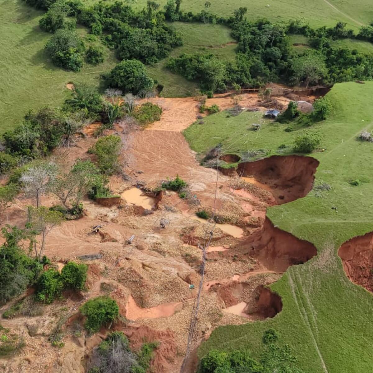 Gobierno denuncia que 52 bienes en extinción estarían controlados por grupos armados