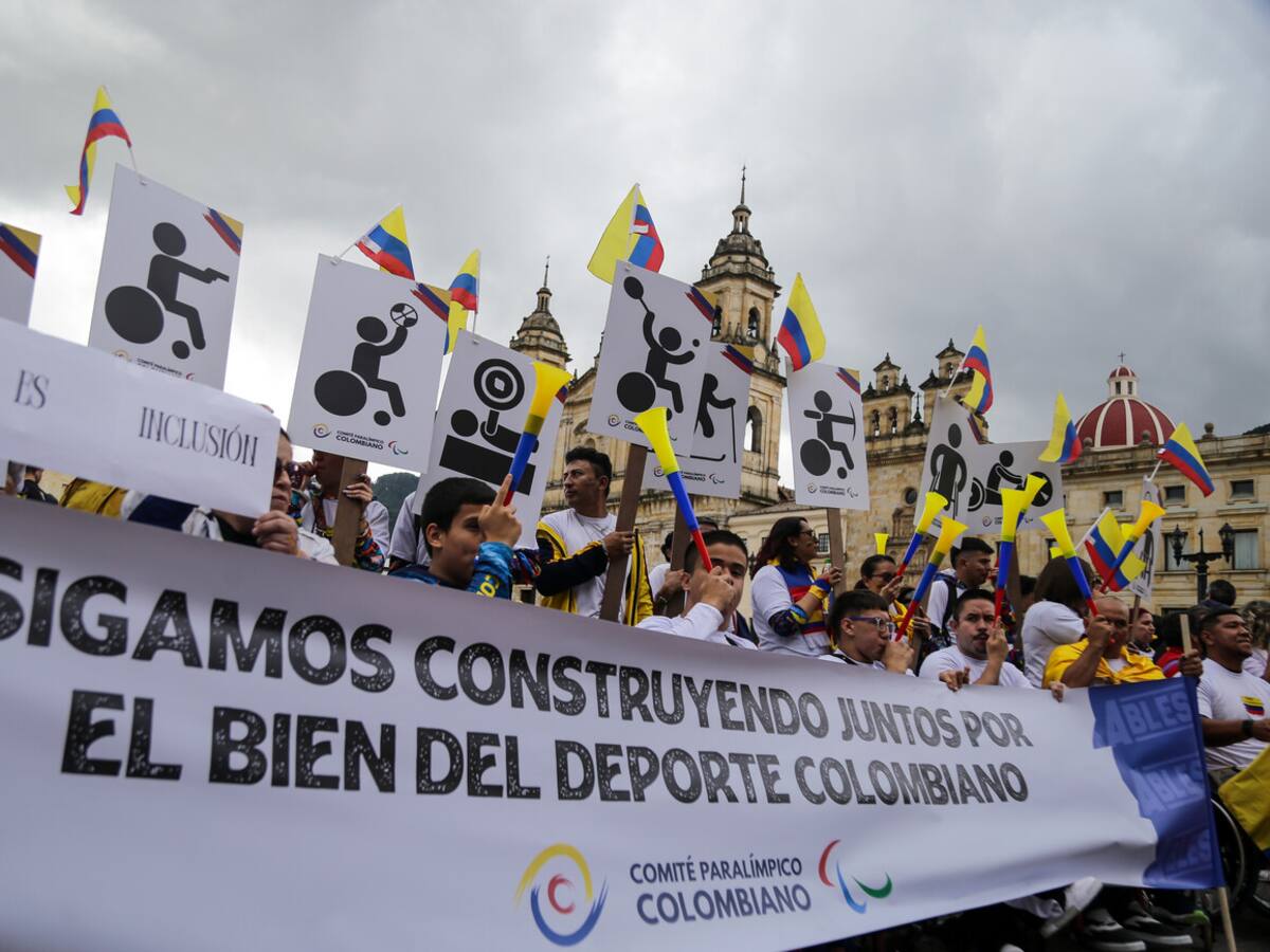 Deportistas colombianos protestan contra el Gobierno por recorte de presupuesto