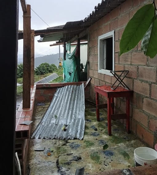 Las viviendas resultaron destechadas por los fuertes vientos y las lluvias en Betania. Foto: Alcaldía de Betania.
