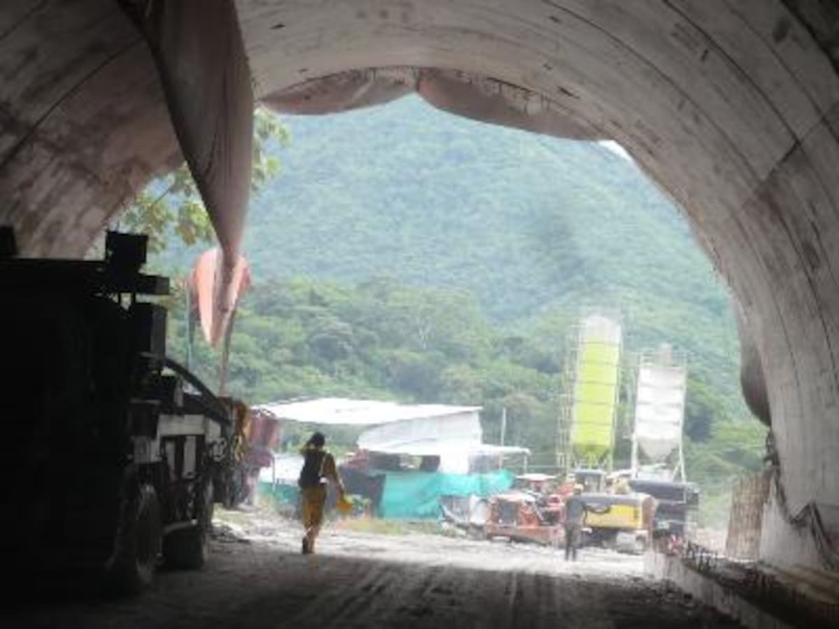 túnel del Boquerón, en la vía Bogotá Girardot