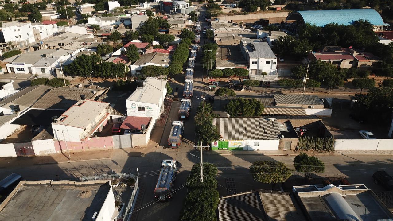 Carrotanques para abastecer de agua a comunidades./ Foto: UNDGR