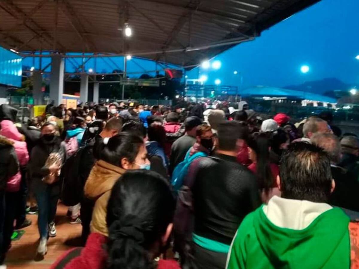 Transmilenio pide a trabajadores irse a su casa antes de las 5:00pm