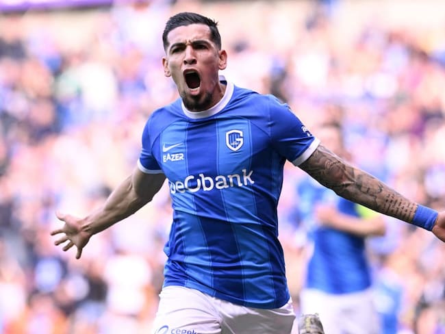 Daniel Muñez celebra su gol para el Genk ante Brujas (Photo by JOHN THYS / BELGA MAG / Belga via AFP) (Photo by JOHN THYS/BELGA MAG/AFP via Getty Images)