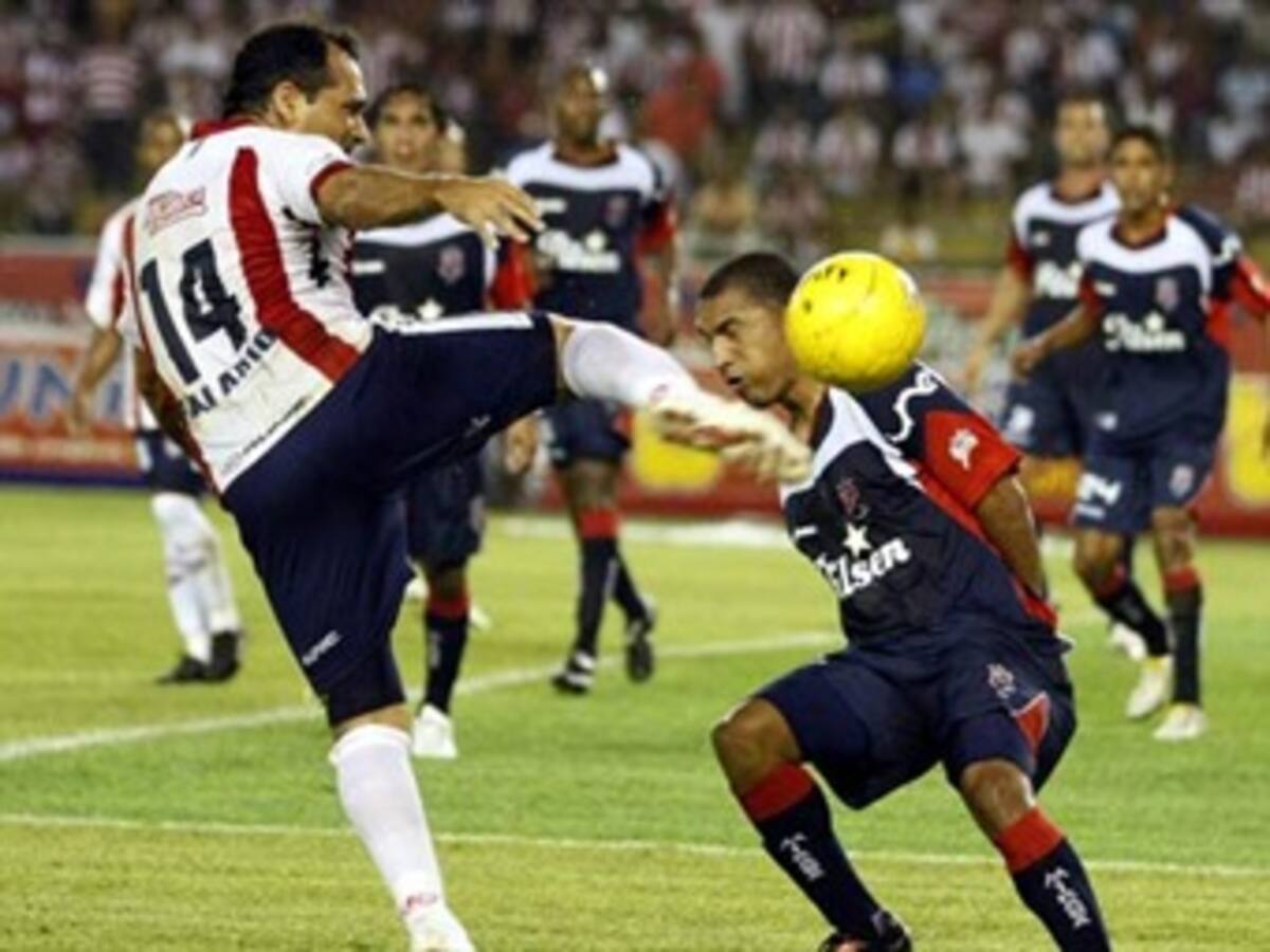 Junior se asoma a la final tras derrotar 3-1 al Medellín