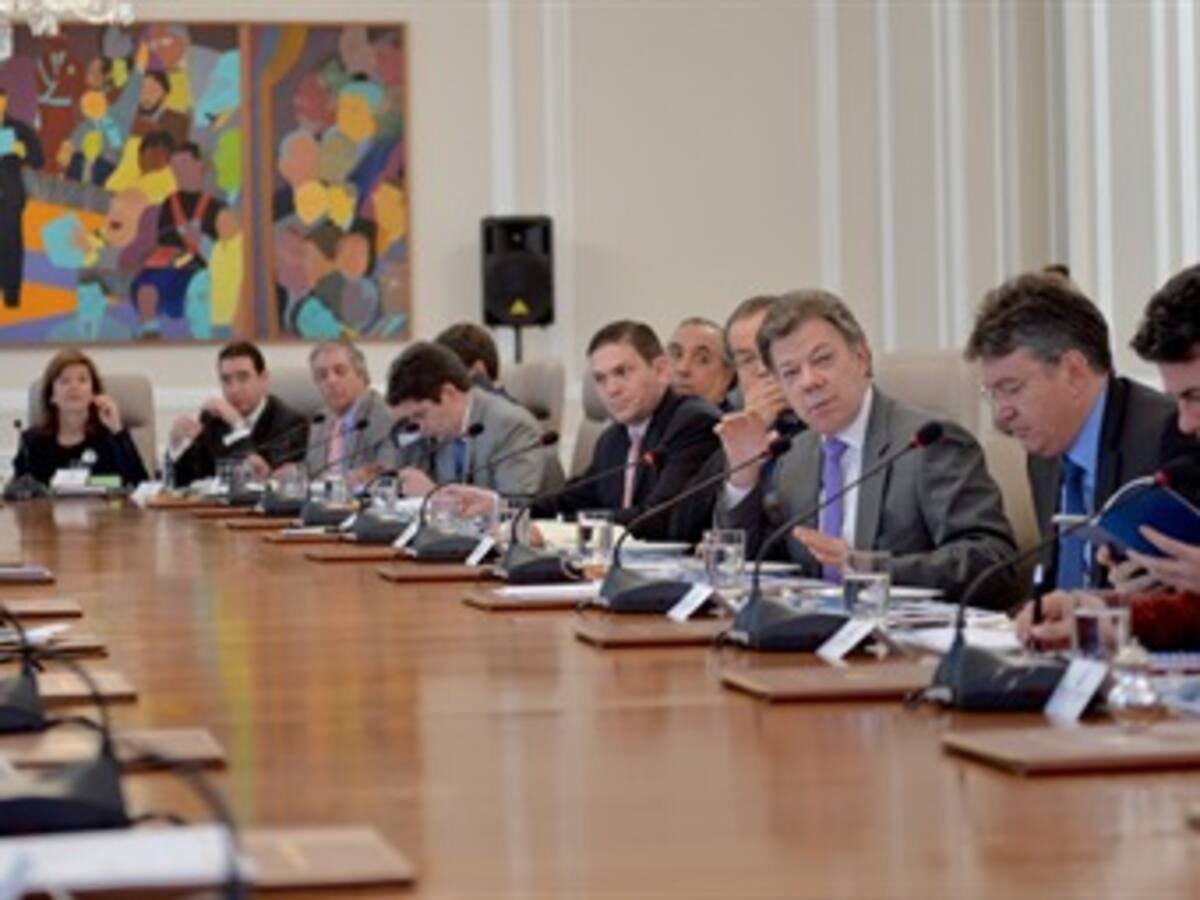 Crisis de gabinete, una oportunidad para acercar más el gobierno a las regiones: Partidos