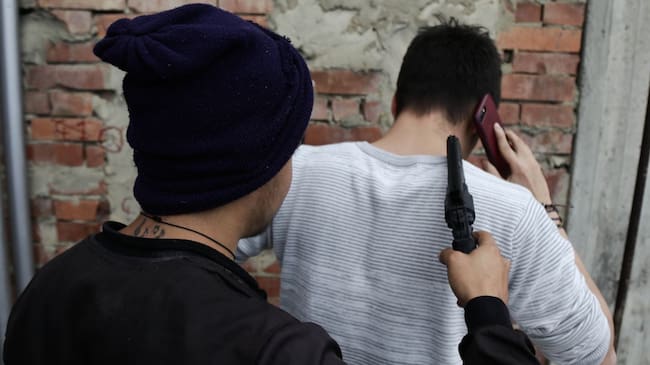 Víctima de atraco tuvo que indemnizar a ladrones