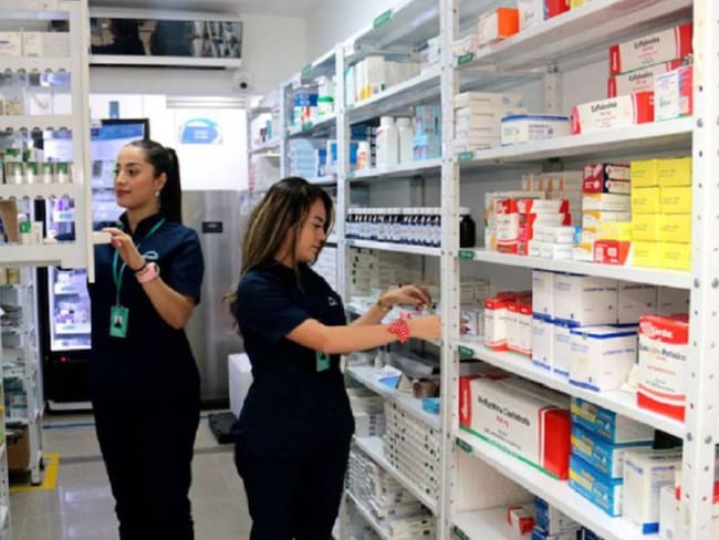 Controles en farmacias por aglomeraciones y automedicación