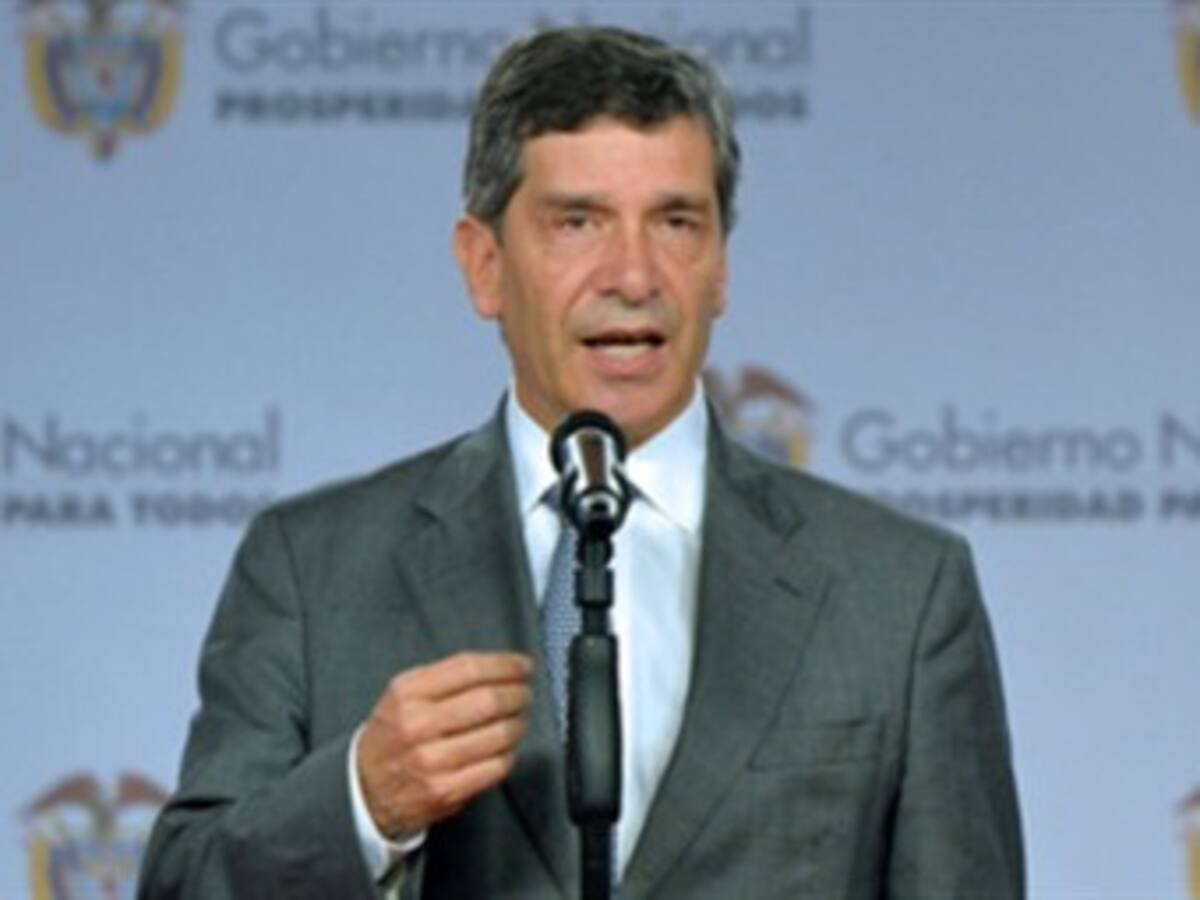 Me interesa que CNE resuelva cuanto antes tema de la terna: Rafael Pardo
