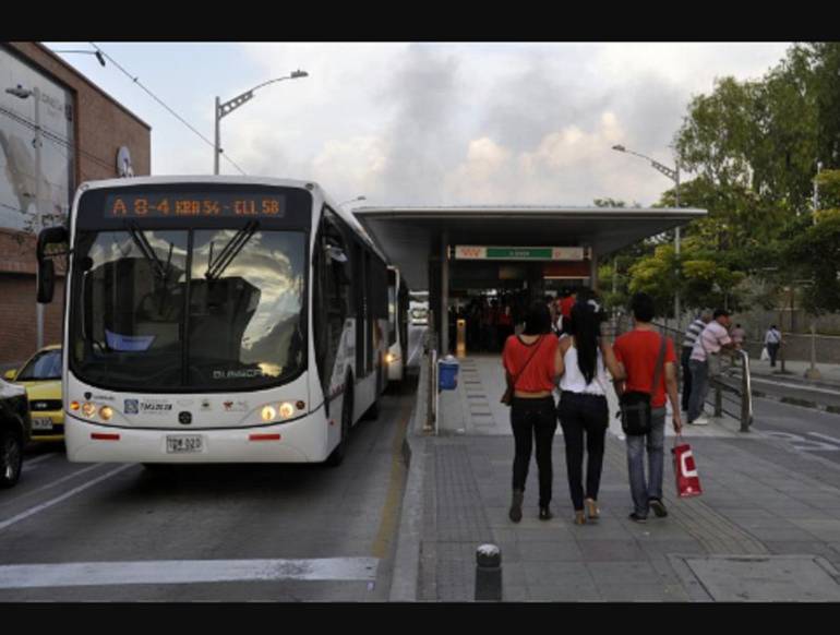 La Catedral,  estación de Transmetro 