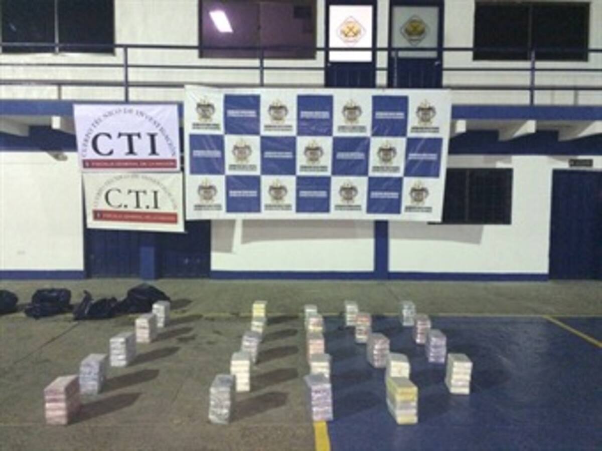 Más de 3 toneladas de coca incautadas en una semana por la Armada Nacional