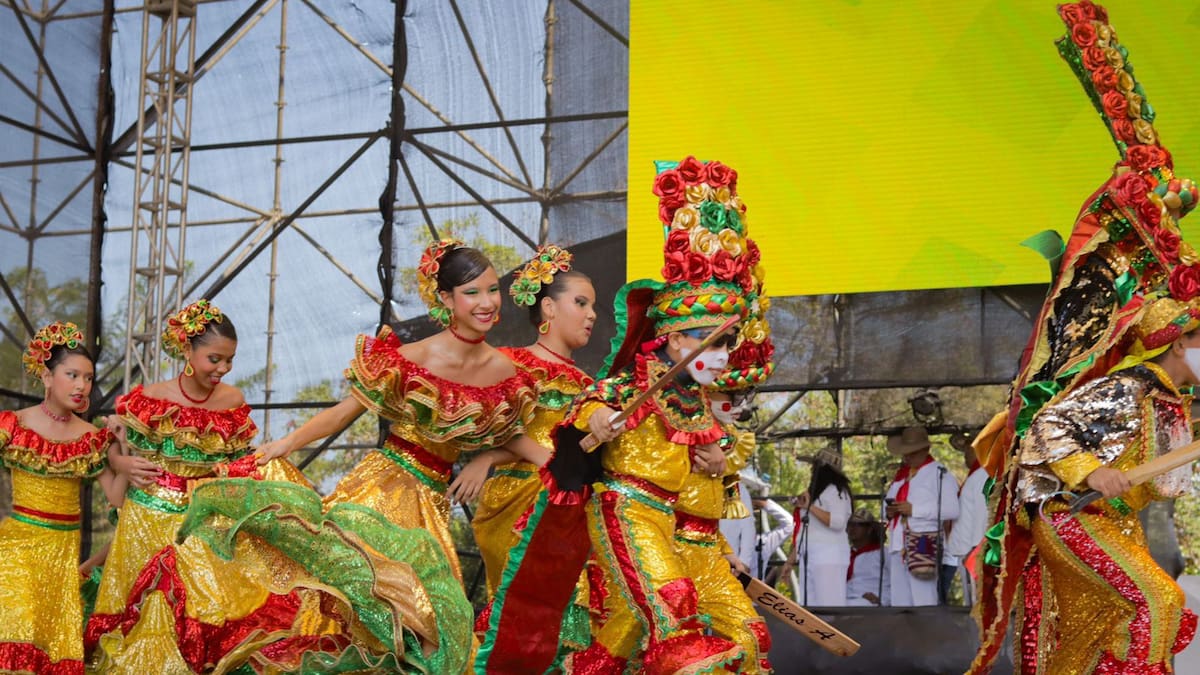 El Semillero del Carnaval de los Niños llenó de color la Plaza de la Paz