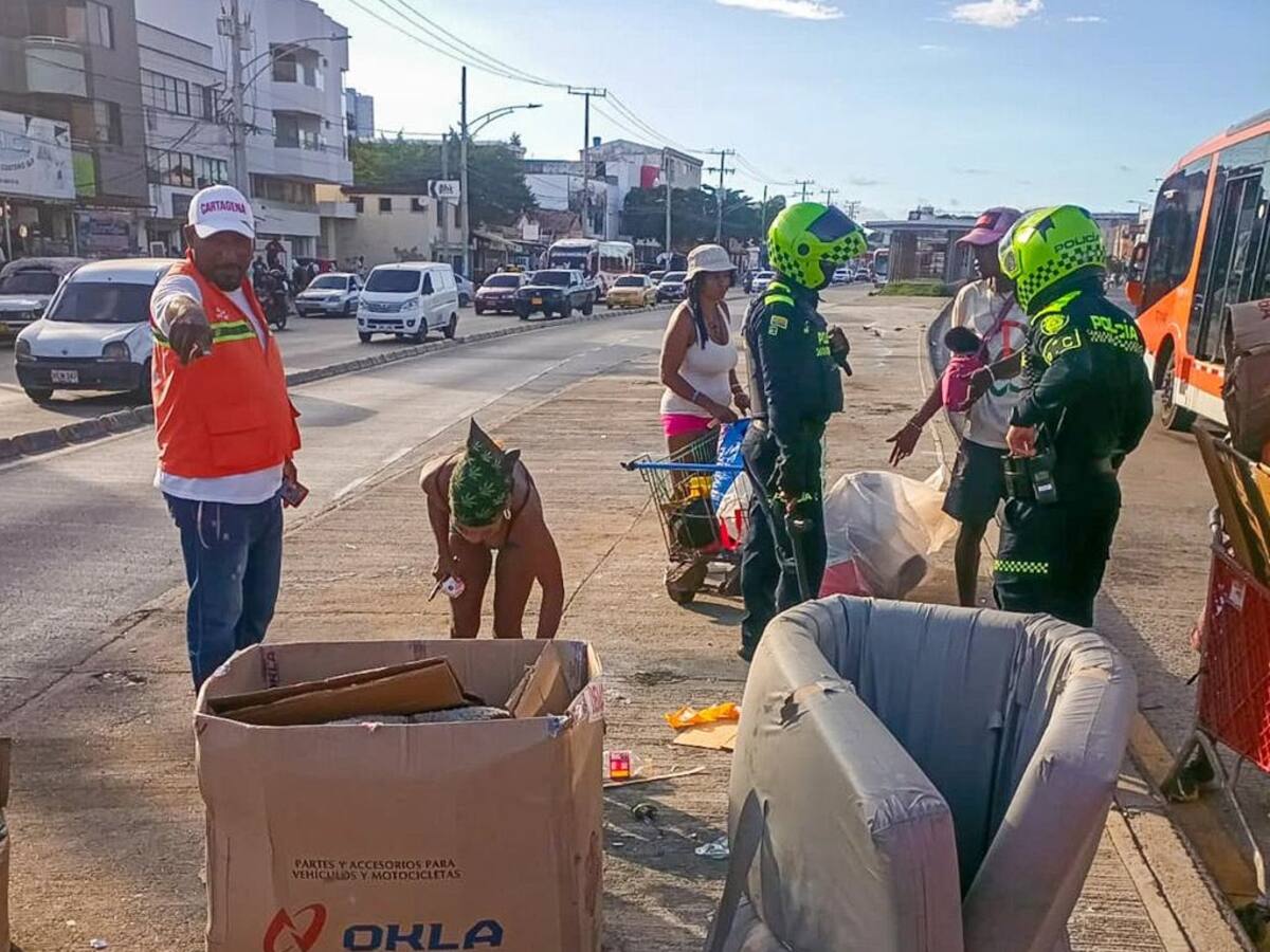 Retiran cambuche construido por habitantes de calle en Av. Pedro de Heredia sector Bazurto