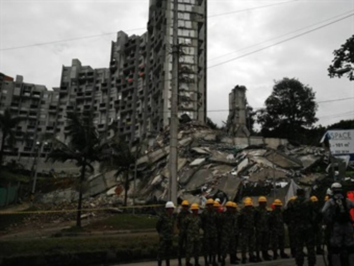 MinVivienda pide prontitud en rescate de desaparecidos en derrumbe de edificio