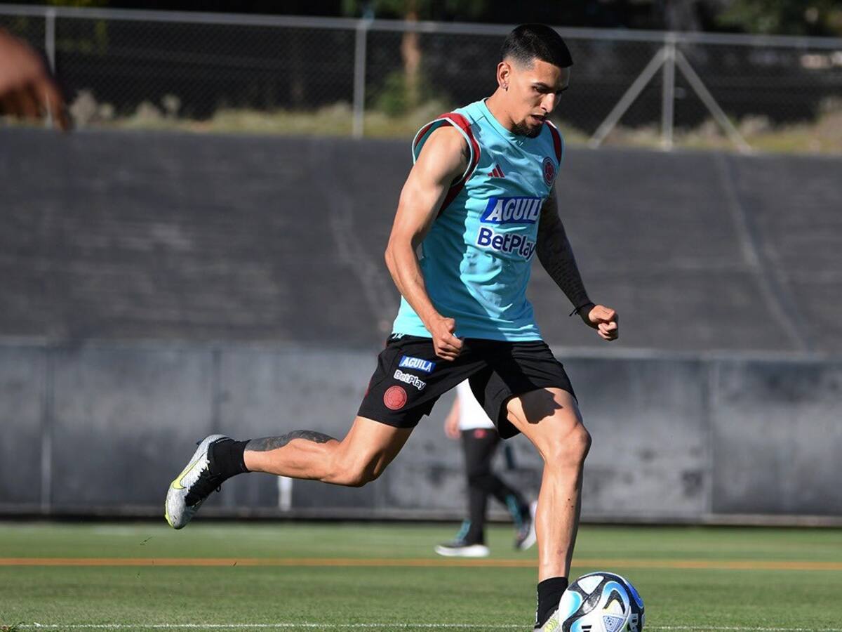 Daniel Muñoz: “Lo más maravilloso es vestir los colores de nuestro amado país”