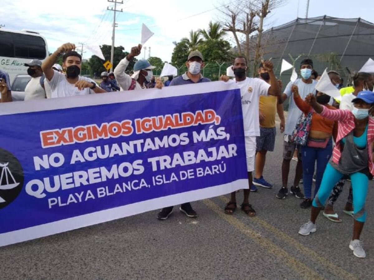 Nativos de Playa Blanca protestan exigiendo reactivación en Cartagena