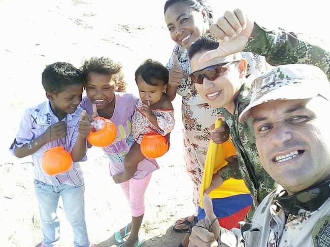 El santandereano que celebró Halloween con los niños de la Guajira