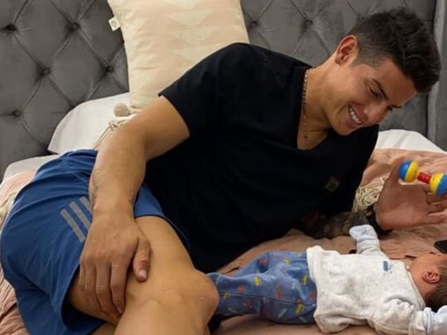 James Rodríguez publica enternecedora foto junto al pequeño Samuel