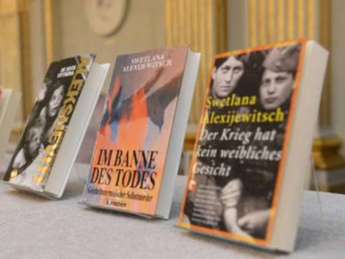 Santos lamentó que lo colombianos en promedio solo leen 2 libros al año