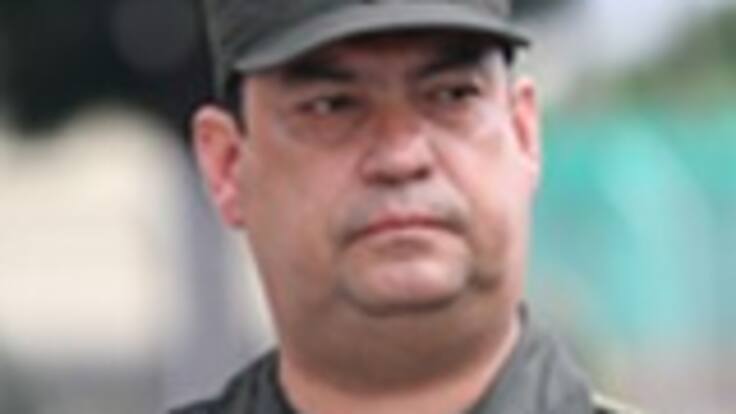 Coronel César Augusto Pinzón, comandante de la Policía de Bogotá: 10 millones de pesos de recompensa por información sobre responsables de atentado