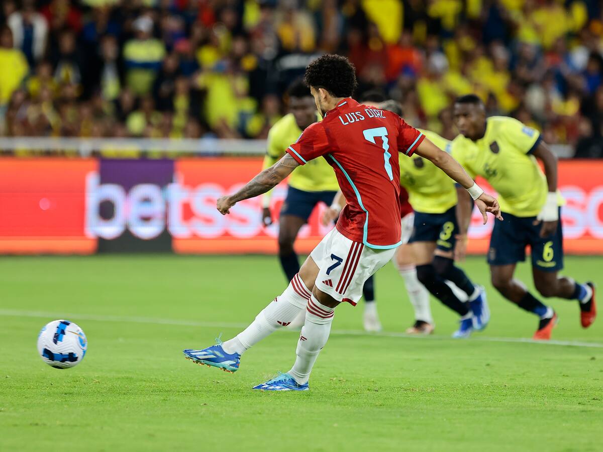 Luis Díaz es el jugador que mayor marca recibe en las Eliminatorias al Mundial