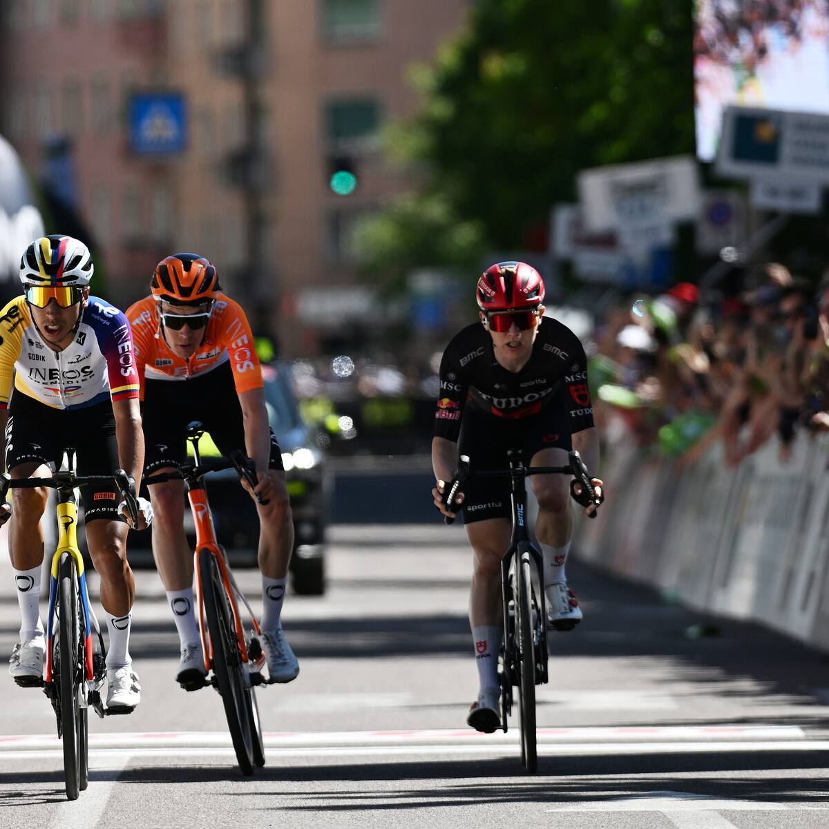 Egan Bernal cerró una gran semana en el Tour de Los Alpes: Terminó segundo en la general