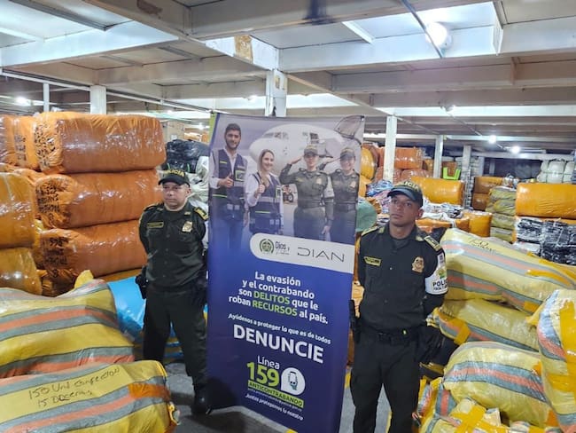 Contrabando en Cali: incautan mercancía avaluada en más de $72 mil millones - DIAN Colombia