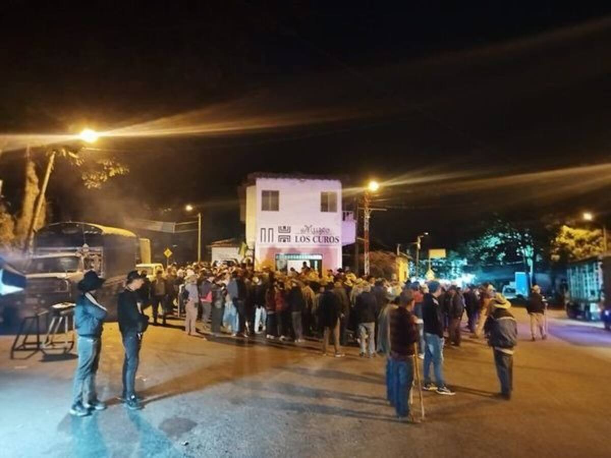 Estos son los bloqueos viales en Santander por paro de campesinos