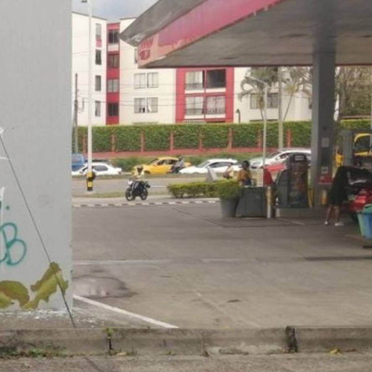 En Pereira pintaron las iniciales de las Autodefensas Unidas de Colombia