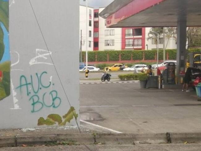 En Pereira pintaron las iniciales de las Autodefensas Unidas de Colombia