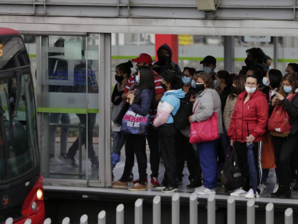 Vendedor apuñaló pasajeros de Transmilenio por no darle dinero