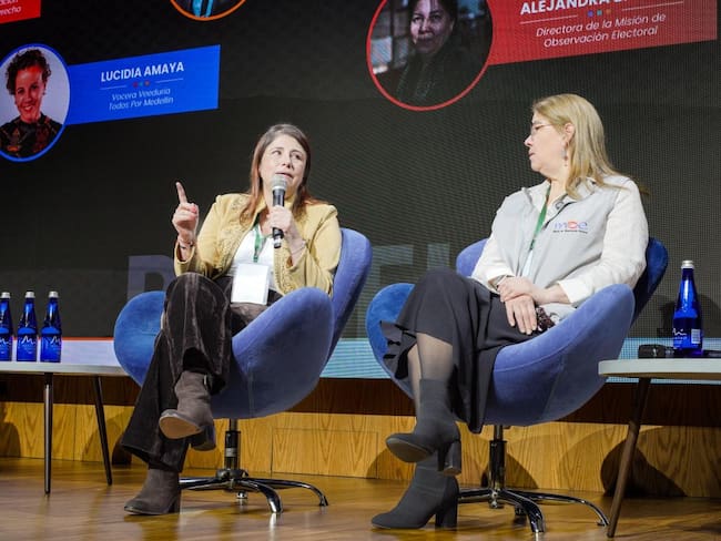 Durante el encuentro los '100 Nuevos Líderes de Colombia', expertos y líderes coincidieron en la necesidad de consolidar instituciones más cercanas y respuestas concretas en lo local. | Foto: Caracol Radio