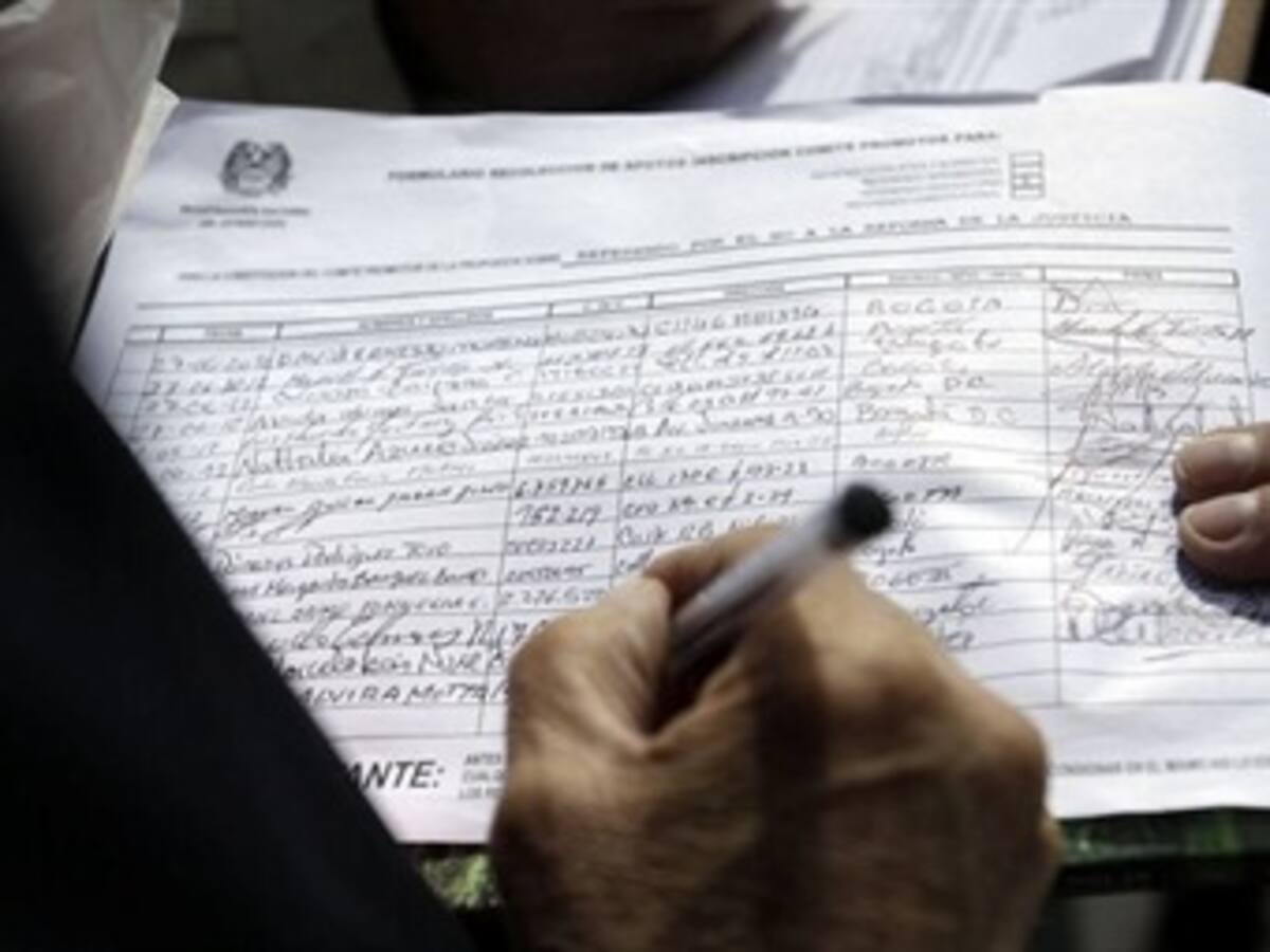 Uribismo recogió firmas necesarias para avalar candidatos al Congreso