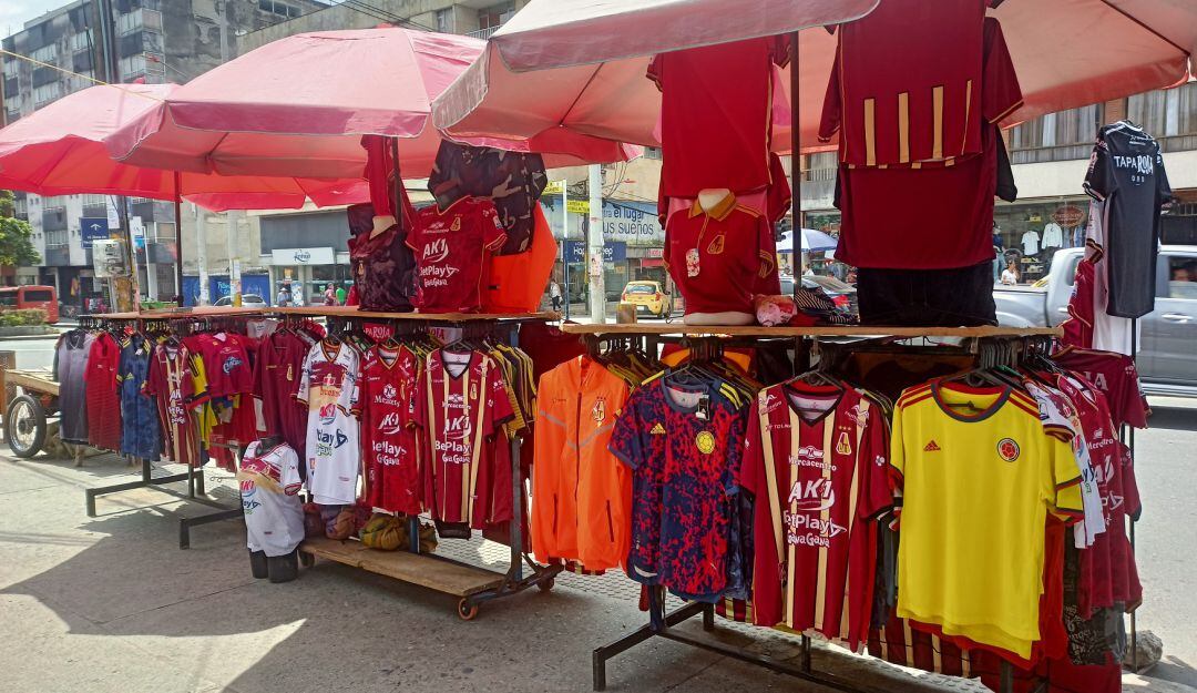 Aumenta la venta de camisetas del Deportes Tolima 
