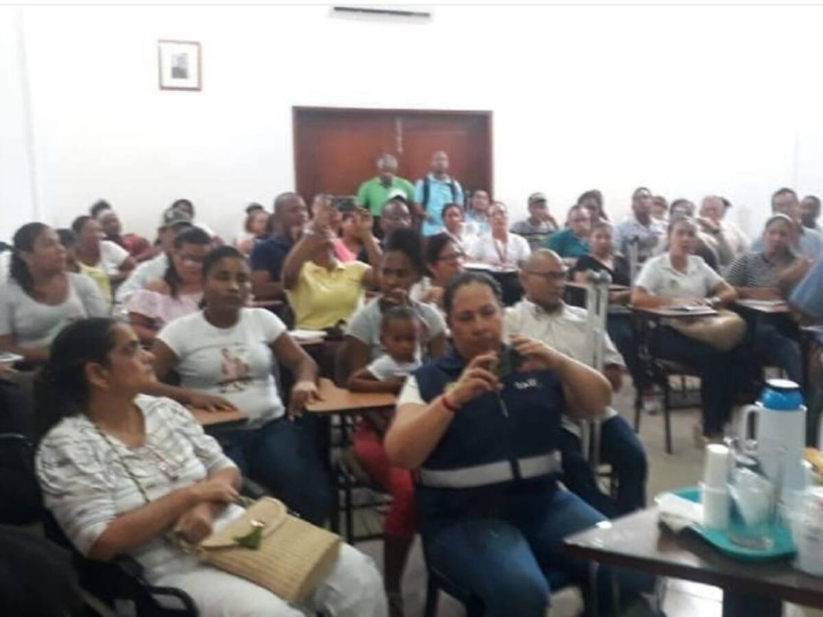 Masiva asistencia en mesa de desarrollo para personas discapacitadas