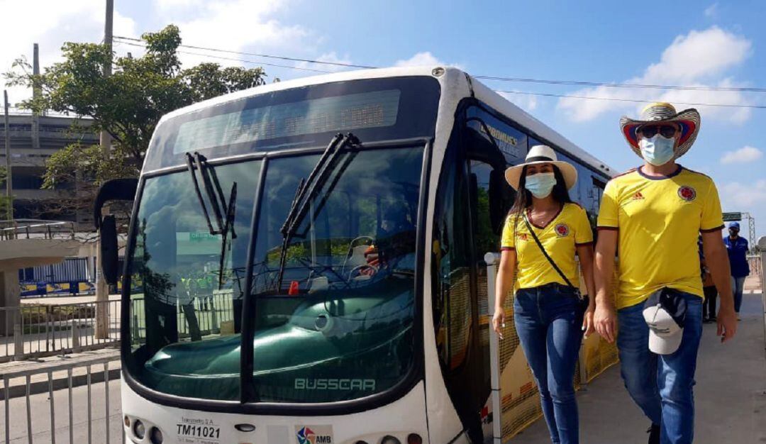 Plataforma frente al estadio.