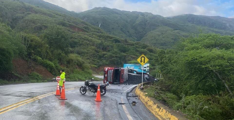 Ya fue habilitada la vía Bucaramanga - San Gil. Foto: Suministrada