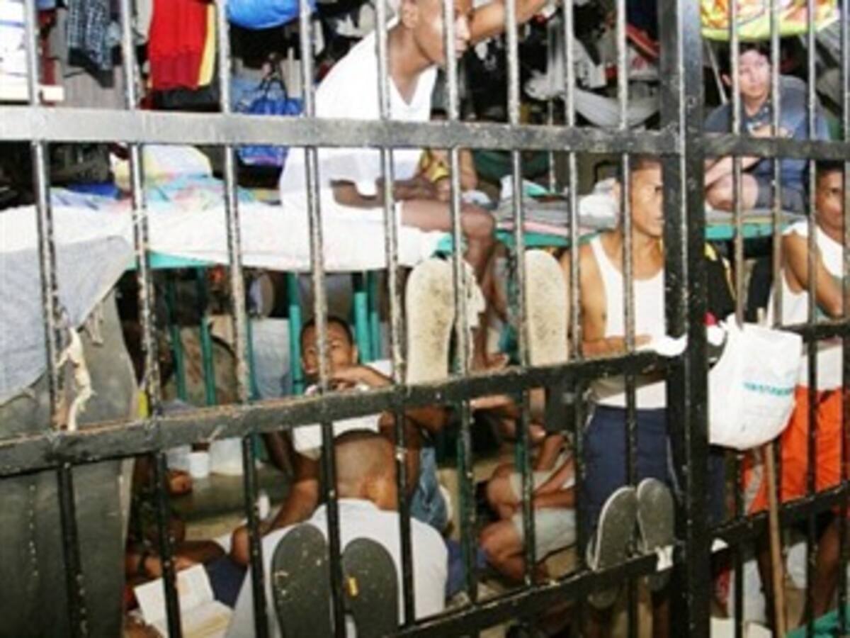 Defensor del Pueblo evaluará problemas de hacinamiento de Bellavista y La Modelo